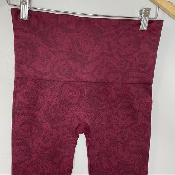 Spanx Look at Me Now Cropped Garnet Rose Seamless Leggings - Picture 4 of 8